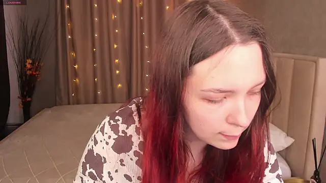 Monica  Queen online show from March 23, 2026, 5:33 am