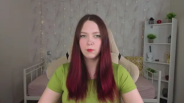 Monica  Queen online show from May 19, 2026, 5:25 am