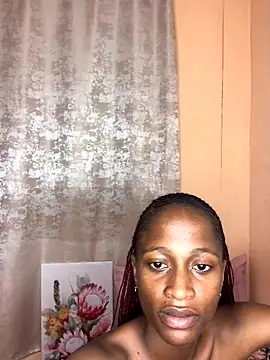 Snapshot of Caramel102004 chatting on October 15, 2025, 5:57 pm Caramel102004 online show from October 15, 2025, 5:57 pm