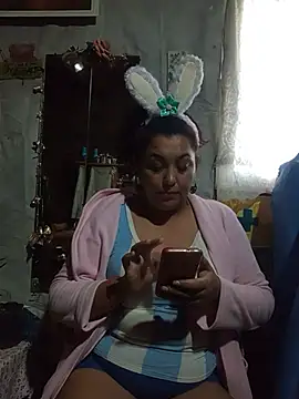 Snapshot of Lobizona chatting on May 22, 2026, 12:44 pm Lobizona online show from May 22, 2026, 12:44 pm