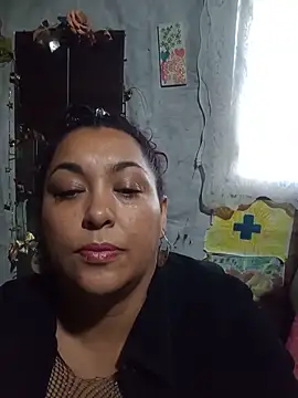 Snapshot of Lobizona chatting on May 27, 2026, 12:35 pm Lobizona online show from May 27, 2026, 12:35 pm