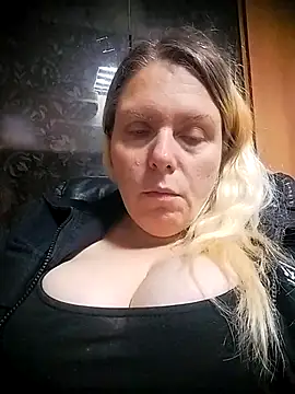 Fiona696 online show from October 5, 2025, 8:07 pm