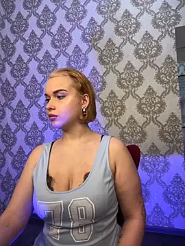 Snapshot of Angela_Coy chatting on October 26, 2025, 7:47 am Angela Coy online show from October 26, 2025, 7:47 am