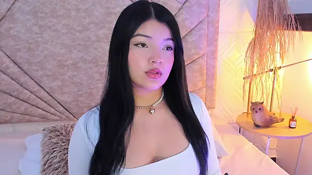 EmmaBlossom online show from December 18, 2025, 12:44 pm