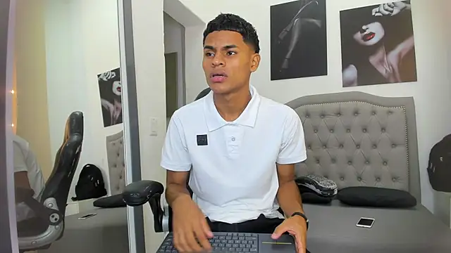 Snapshot of paull_cassidy chatting on November 24, 2025, 11:21 am paull cassidy online show from November 24, 2025, 11:21 am