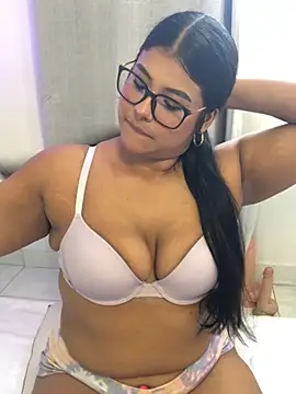 AnaBrowmn online show from May 25, 2026, 6:25 pm