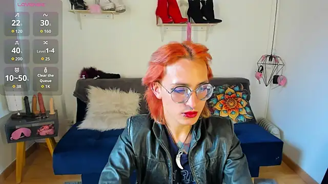 Snapshot of Moon_Fox chatting on November 1, 2025, 8:33 pm Moon Fox online show from November 1, 2025, 8:33 pm