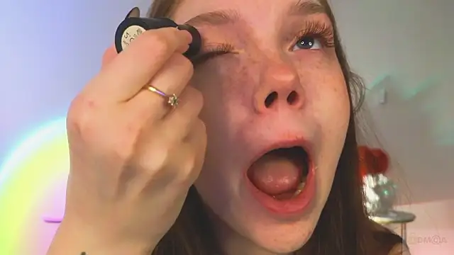 Nicole Broown  online show from March 5, 2026, 9:22 pm