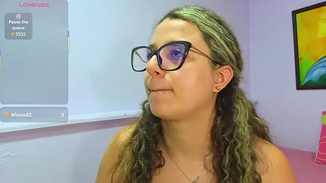 Snapshot of katiaa_lovv chatting on February 3, 2026, 12:09 am katiaa lovv online show from February 3, 2026, 12:09 am