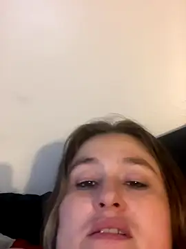 Snapshot of BuzzBunni69 chatting on November 5, 2025, 9:20 am BuzzBunni69 online show from November 5, 2025, 9:20 am