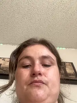 Snapshot of BuzzBunni69 chatting on November 14, 2025, 7:01 pm BuzzBunni69 online show from November 14, 2025, 7:01 pm