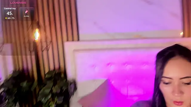 Honey noir online show from December 3, 2025, 8:29 pm