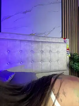 Honey noir online show from January 10, 2026, 7:15 pm