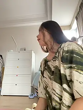 Snapshot of Luoo- chatting on October 1, 2025, 1:11 am Luoo- online show from October 1, 2025, 1:11 am