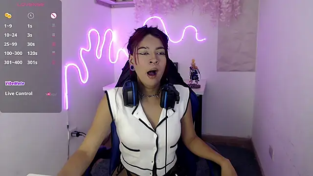 lilith goddesqs online show from September 27, 2025, 8:03 pm