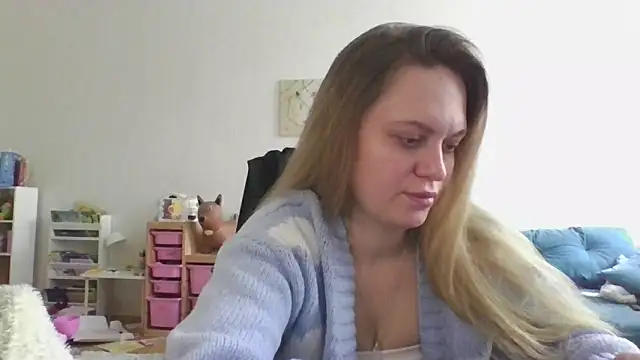 Snapshot of Cynoraye chatting on February 24, 2026, 9:40 am Cynoraye online show from February 24, 2026, 9:40 am