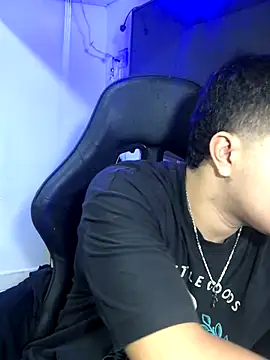 Snapshot of loki32men chatting on October 6, 2025, 7:33 pm loki32men online show from October 6, 2025, 7:33 pm