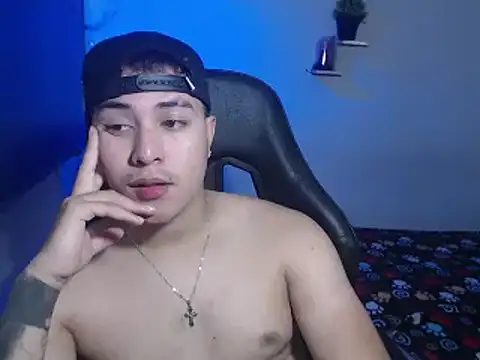 Snapshot of loki32men chatting on October 8, 2025, 7:00 pm loki32men online show from October 8, 2025, 7:00 pm