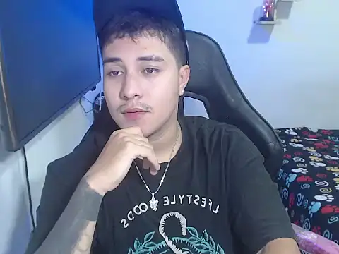 Snapshot of loki32men chatting on October 11, 2025, 5:17 am loki32men online show from October 11, 2025, 5:17 am