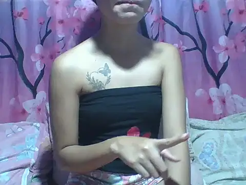 Snapshot of SweetPussie18x chatting on March 1, 2026, 2:46 am SweetPussie18x online show from March 1, 2026, 2:46 am