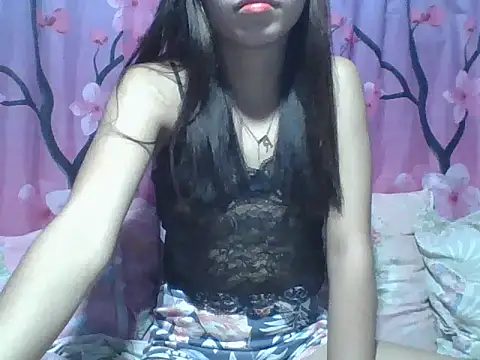 Snapshot of SweetPussie18x chatting on March 4, 2026, 12:16 am SweetPussie18x online show from March 4, 2026, 12:16 am