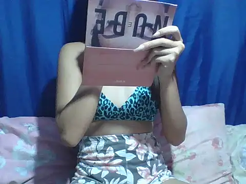 Snapshot of SweetPussie18x chatting on March 10, 2026, 12:04 am SweetPussie18x online show from March 10, 2026, 12:04 am