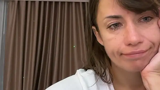 Roriann online show from February 11, 2026, 1:16 pm