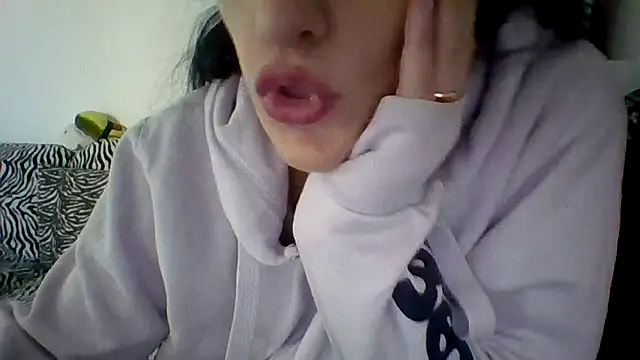 Estrella7x online show from October 27, 2025, 7:45 am