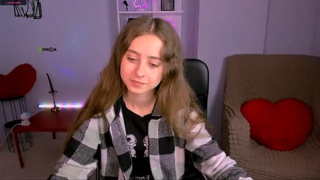 rebecca smile online show from November 8, 2025, 1:11 pm