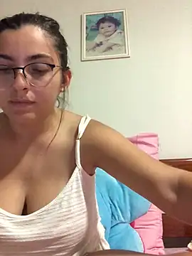 Snapshot of larj021bb chatting on November 21, 2025, 2:21 am larj021bb online show from November 21, 2025, 2:21 am