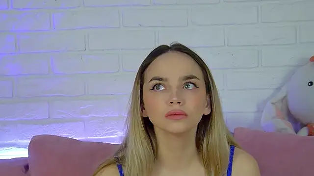 AnitaVenture online show from November 26, 2025, 4:02 am