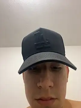 cristyan arias online show from December 1, 2025, 2:33 pm