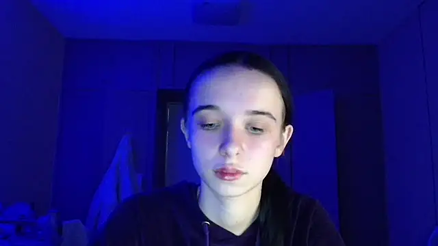 Emilia Light online show from November 12, 2025, 7:35 pm