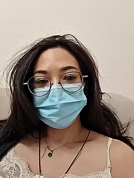 Flora25oo online show from November 16, 2025, 11:16 am