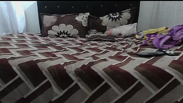 Snapshot of SofiaPinnk_ chatting on October 27, 2025, 7:29 pm SofiaPinnk  online show from October 27, 2025, 7:29 pm