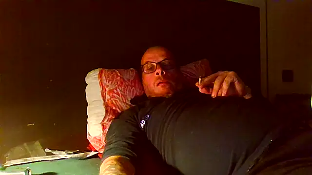 ilmilanese76 online show from October 25, 2025, 12:40 am