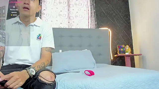 CharlotteAndSimon online show from February 23, 2026, 2:25 pm