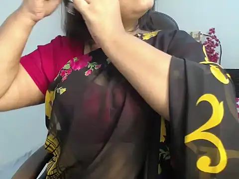 Snapshot of Queen_Homaira chatting on November 3, 2025, 3:41 am Queen Homaira online show from November 3, 2025, 3:41 am