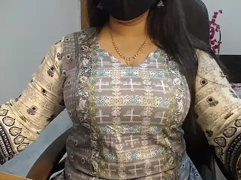 Snapshot of Queen_Homaira chatting on November 13, 2025, 3:38 am Queen Homaira online show from November 13, 2025, 3:38 am