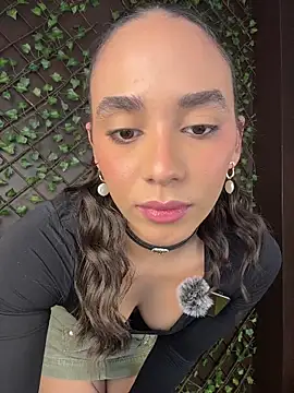 Capricho 01 online show from February 5, 2026, 6:12 pm