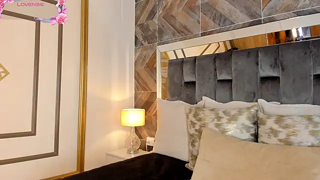 NaylaGrey online show from October 13, 2025, 12:05 pm