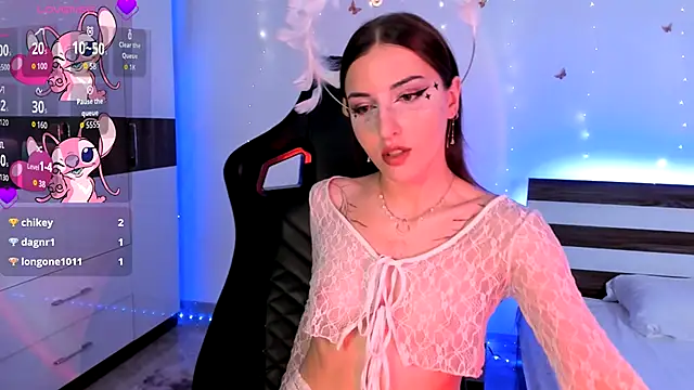 AmyVilvet  online show from October 31, 2025, 9:16 pm