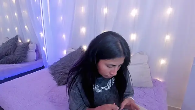 Snapshot of Olivia_Morrys chatting on May 21, 2026, 12:50 am Olivia Morrys online show from May 21, 2026, 12:50 am