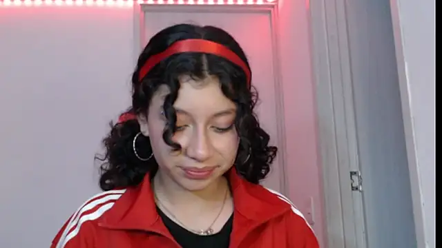 Ivonnybonn online show from October 17, 2025, 4:37 am