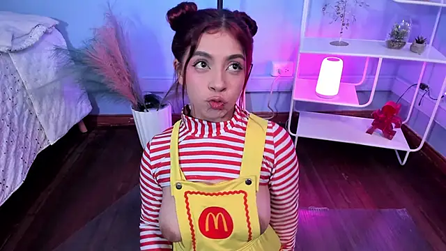 Snapshot of KathiaSaenz_ chatting on October 2, 2025, 3:57 am KathiaSaenz  online show from October 2, 2025, 3:57 am