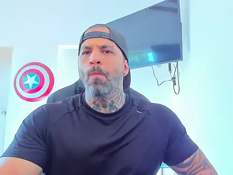 JoshRigby online show from November 7, 2025, 8:20 pm