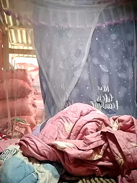 Snapshot of buddy-sexy chatting on October 17, 2025, 1:42 am buddy-sexy online show from October 17, 2025, 1:42 am