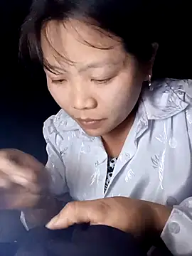 Snapshot of bree-zz chatting on February 1, 2026, 12:48 pm bree-zz online show from February 1, 2026, 12:48 pm