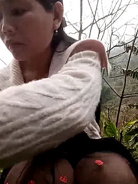 Snapshot of bree-zz chatting on February 17, 2026, 1:57 am bree-zz online show from February 17, 2026, 1:57 am