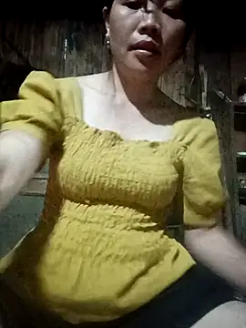 bree-zz online show from April 3, 2026, 10:52 pm